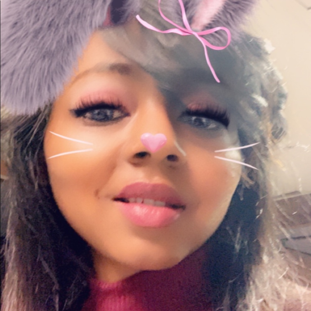Meet your Posher, Vanessa